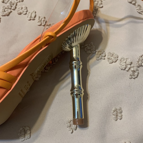 Strappy opened toed high heels - Picture 4 of 8